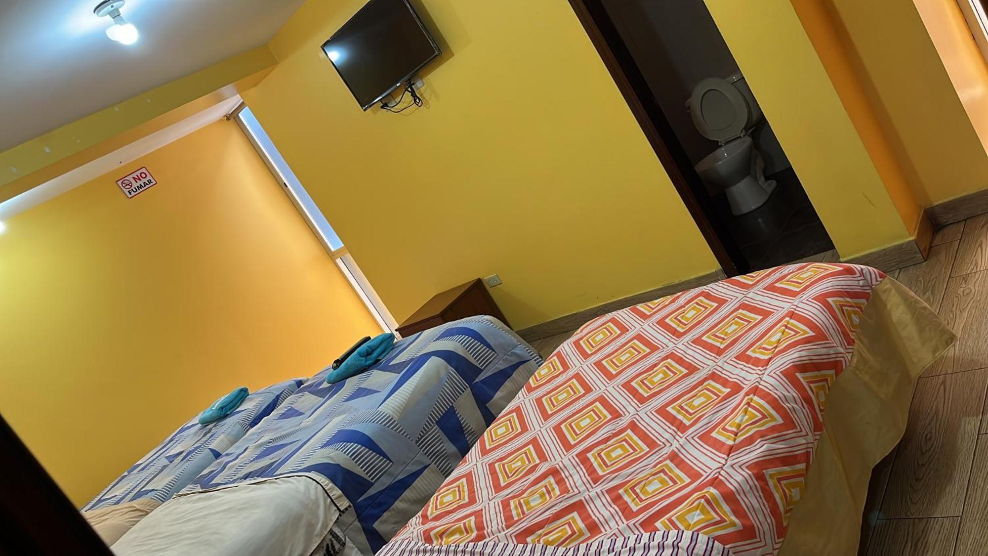 Hotel Residencial Miraflores Loja Esterno foto