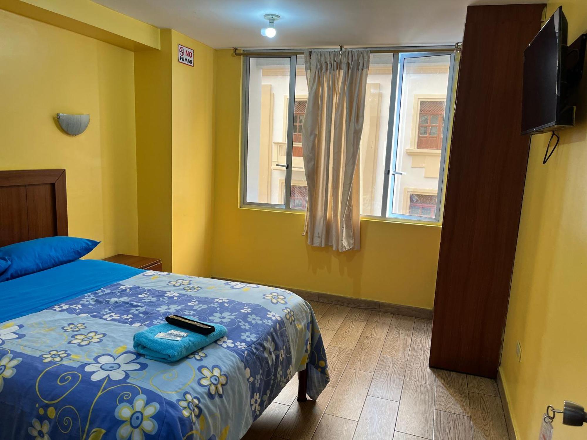 Hotel Residencial Miraflores Loja Esterno foto